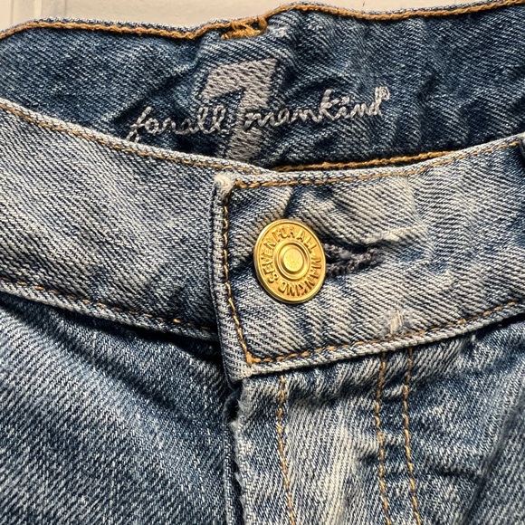 Women’s 7 For All of Mankind Mid Rise Distressed Cuff shorts - Picture 3 of 3